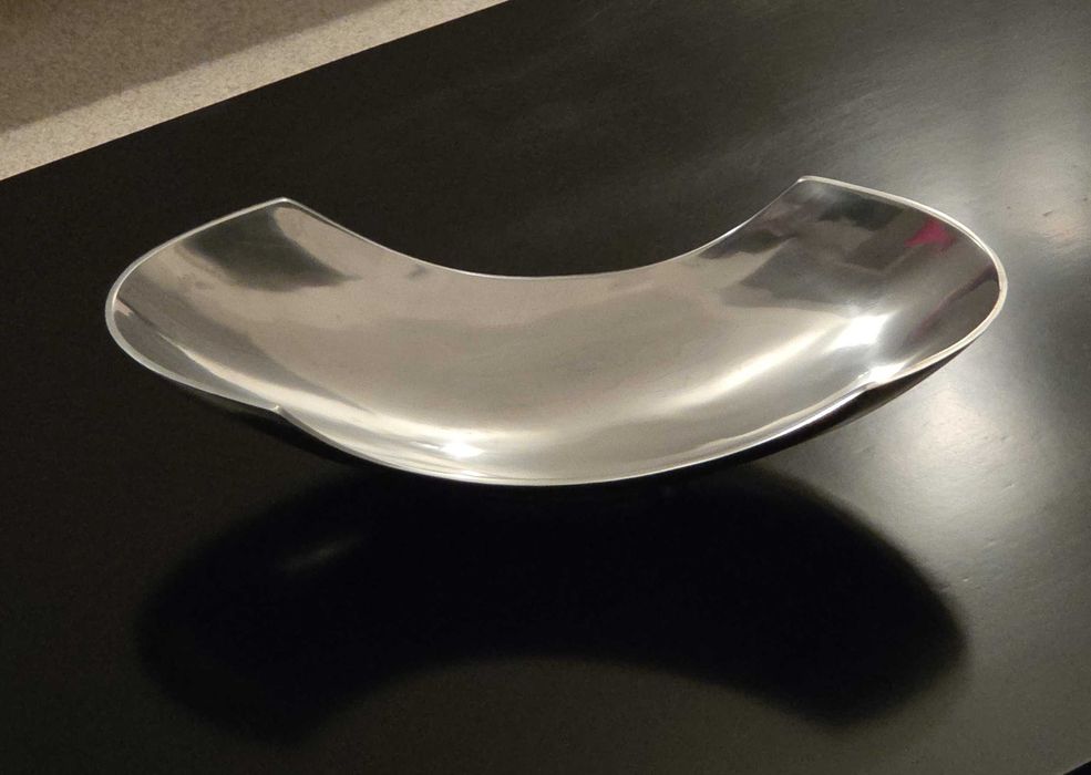 Centro de mesa / taça decorativa em metal polido