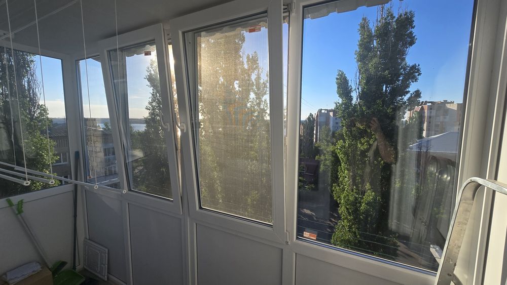 Здам подобово  1-к  квартиру біля Яхт Клубу
