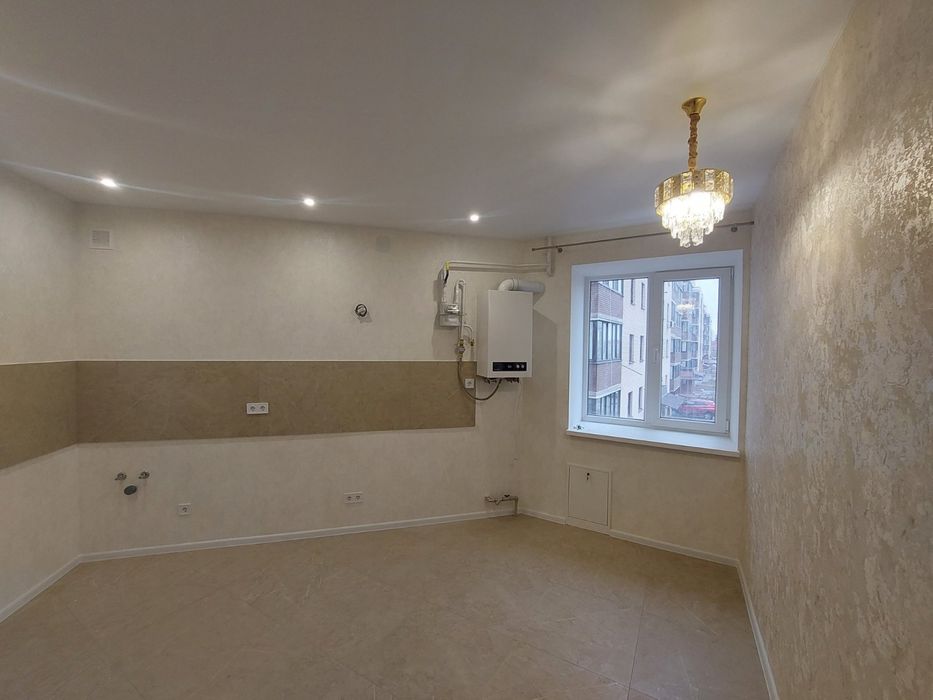 Продам 3 к. квартиру 86 кв. Новобудова