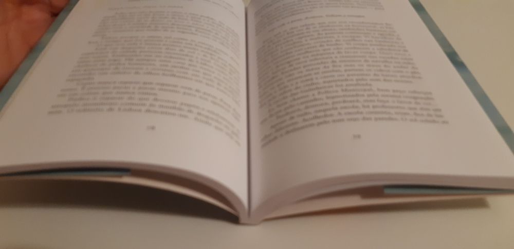 "Adopta-me" de Maria João Lobo de Carvalho ## PORTES INCLUIDOS ###64553272523265122