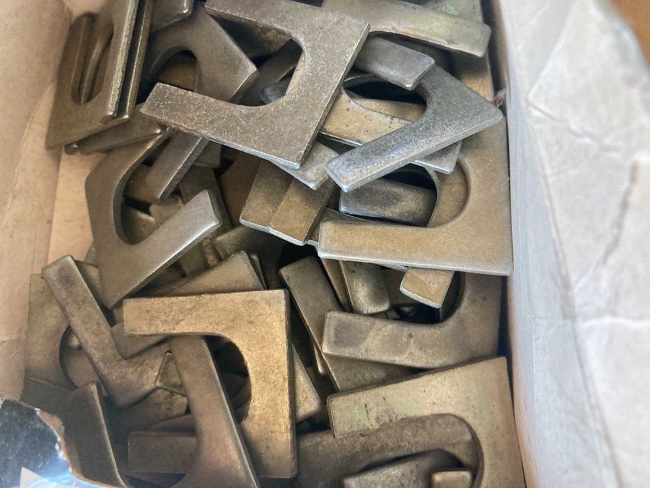 Скоба регулировачная ГАЗ 2217 2752