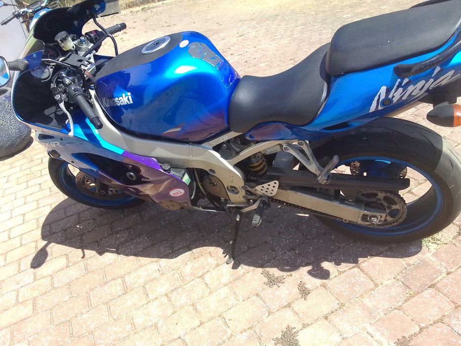 Kawsaki Ninja ZXR9