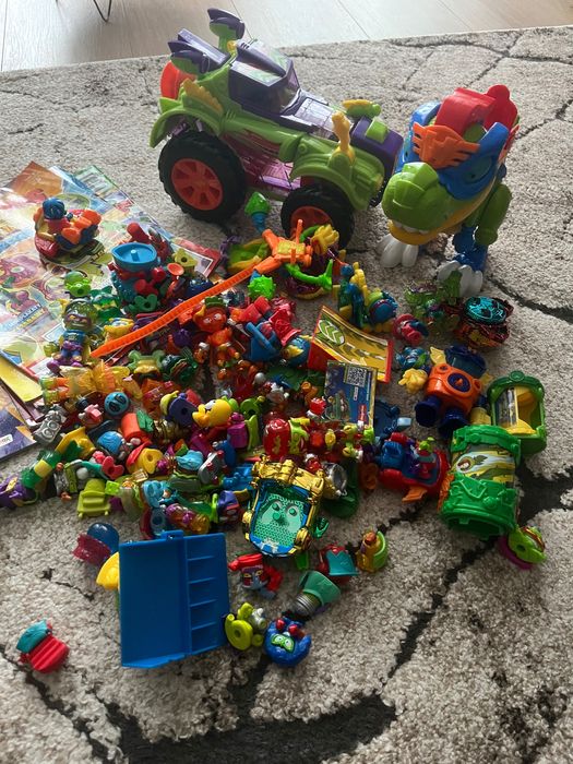 Super zings pojazd dinozaur i dużo figurek