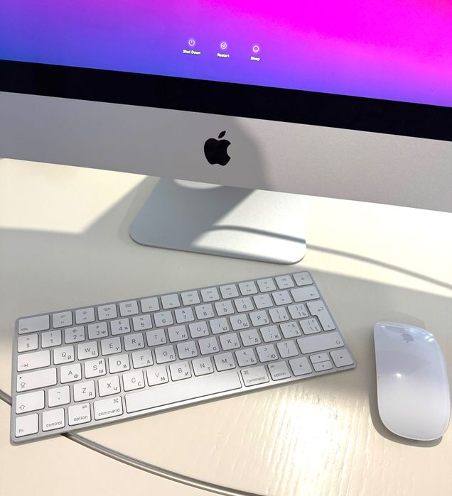 Monitor Mac  + teclado + rato