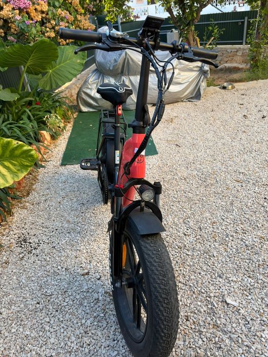 Bicicleta elétrica roda grossa