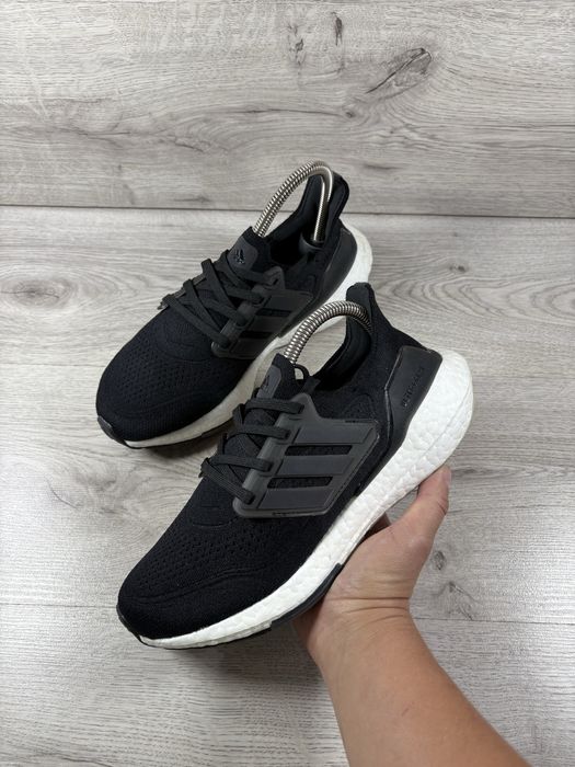 Adidas UltraBoost жіночі кросівки 37 розмір