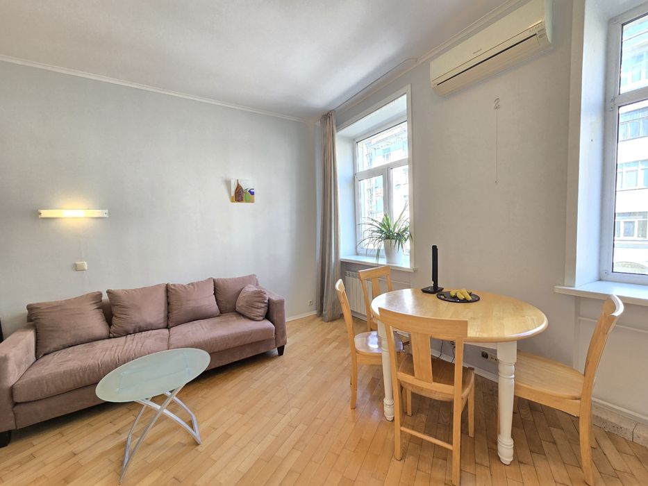 Центр Липки 2 кімнатна 46м² Заньковецької, 10 / Хрещатик Пасаж Майдан Незалежності Городецького