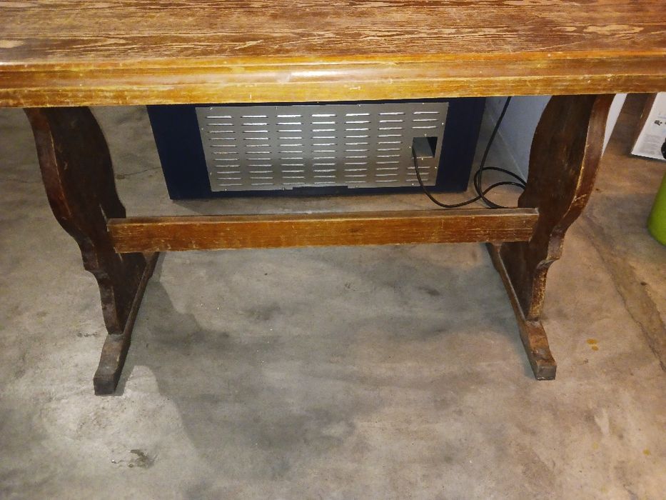 Mesa em madeira usada