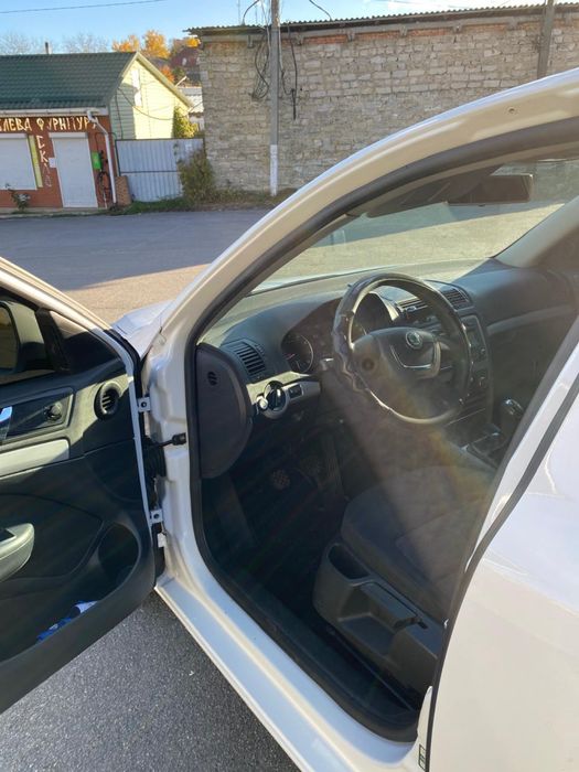 Автомобіль Шкода Октавія 2012