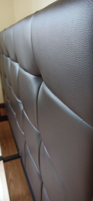 Cama couro com estrado64285526576769122