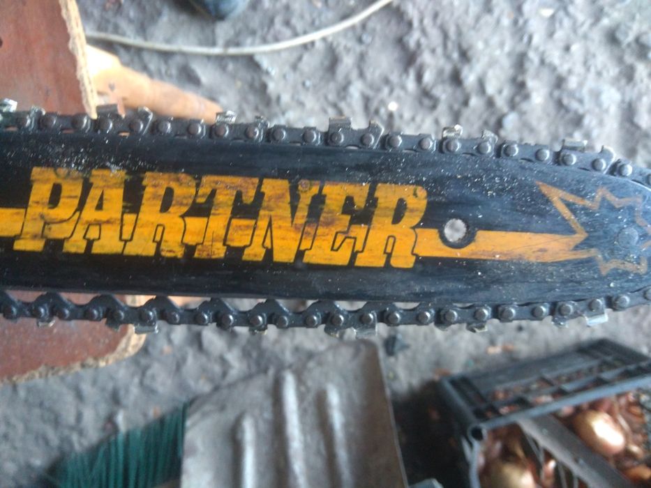 Продам електропилу партнер