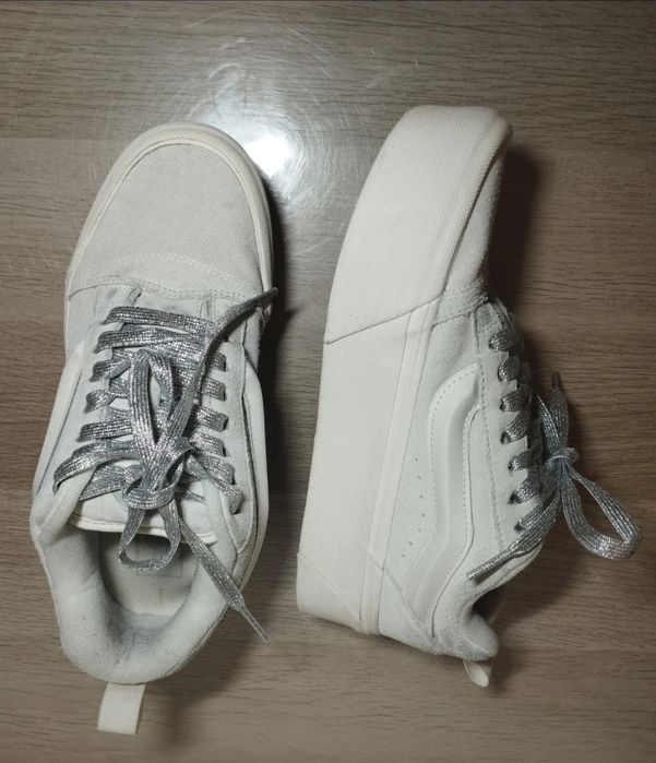 Vans Knu Skool com plataforma