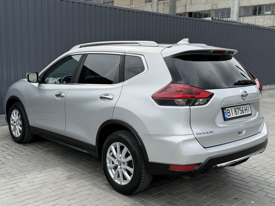 Nissan Rogue SV 2017 рік