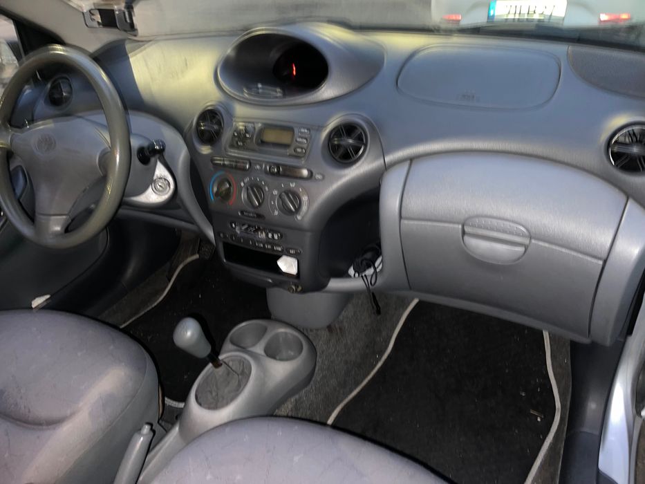 Toyota Yaris 2000