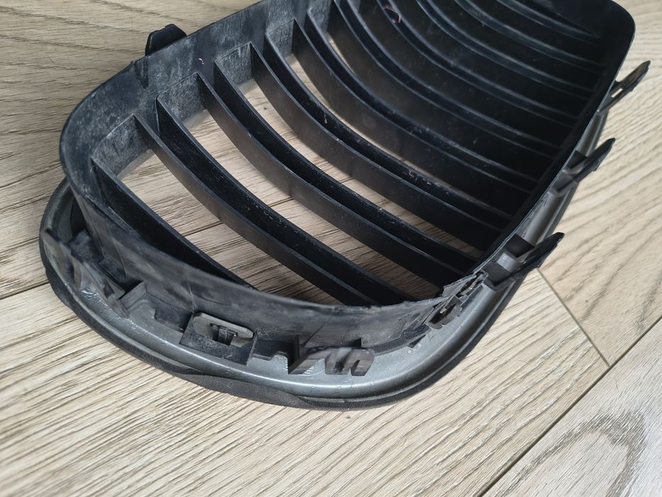 BMW seria 5 F11 Grill lewy nerka