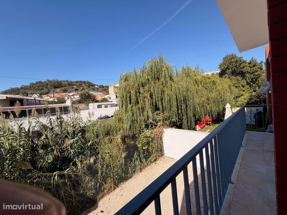 Moradia T4 em Mina de Água, Amadora