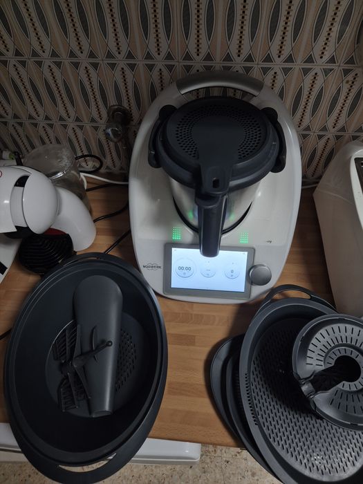 Bimby tm6 c/todos os acessórios