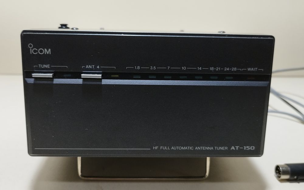 automatyczny tuner antenowy ICOM  AT-150