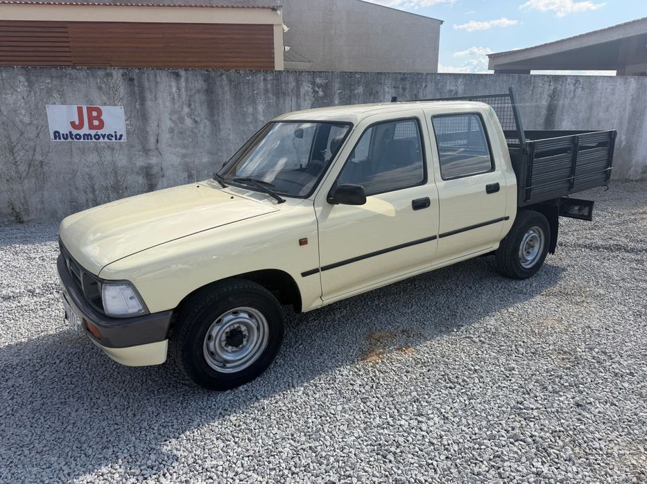 Toyota Hilux 2.4D 5LUG Dir. Assistida