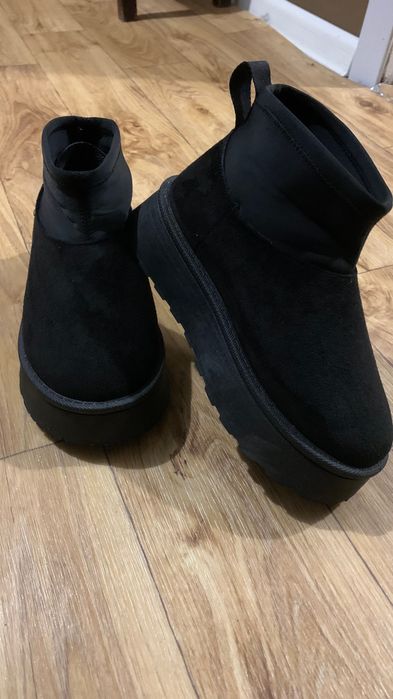 Продам уггі в гарному стані