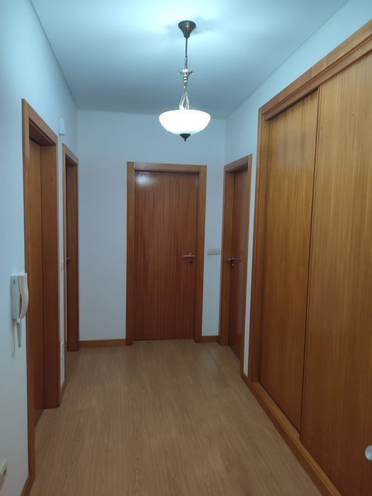 Aluga se Moradia germinada Remelhe Barcelos