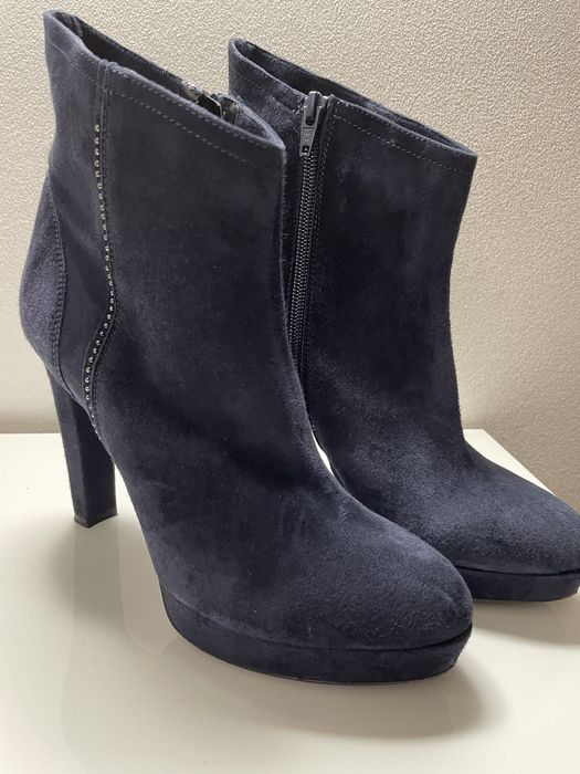 Ботинки замшевые женские ( Италия)