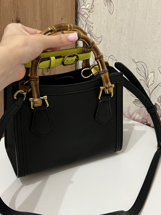 Сумка  Gucci є код