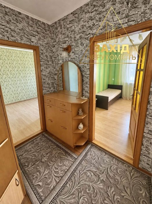 Двокімнатна біля Північного ринку на пр. Молоді