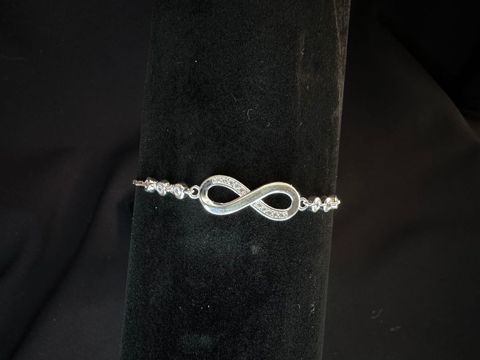 Срібний браслет безкінечність. Браслет 925 . Браслет новий