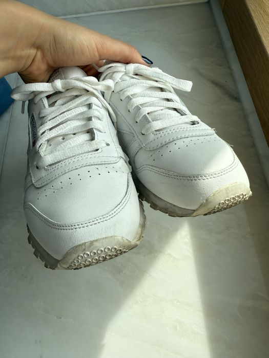 Buty sportowe Reebok Classic białe skórzane 38,5