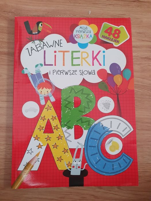 Ksiazka Zabawne literki i pierwsze słowa