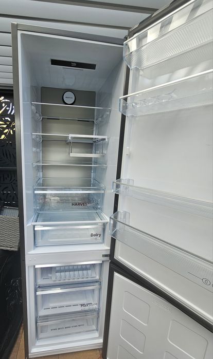 Lodówka Beko B5RCNA406HXBR2