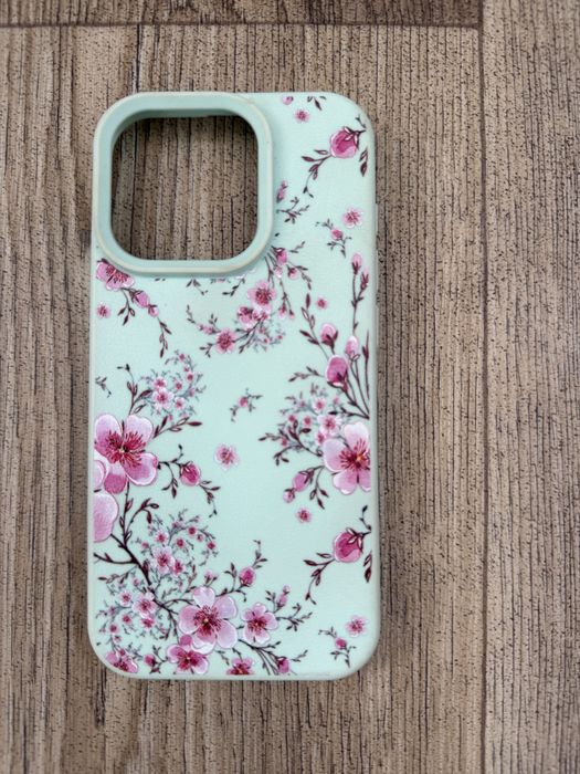 Продам чехлы на Iphone 15 pro