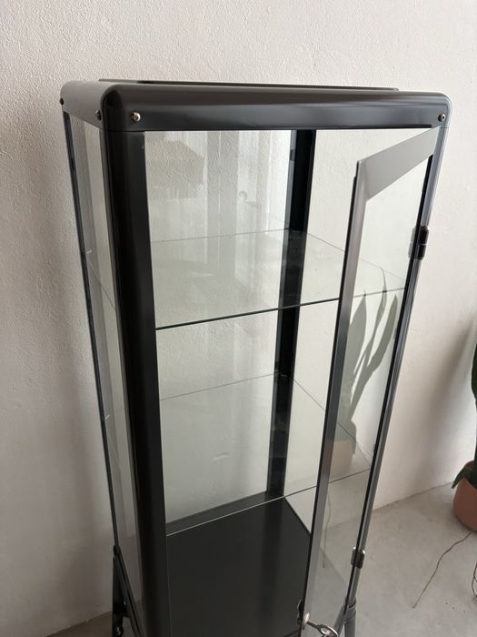 Vitrine IKEA cinza