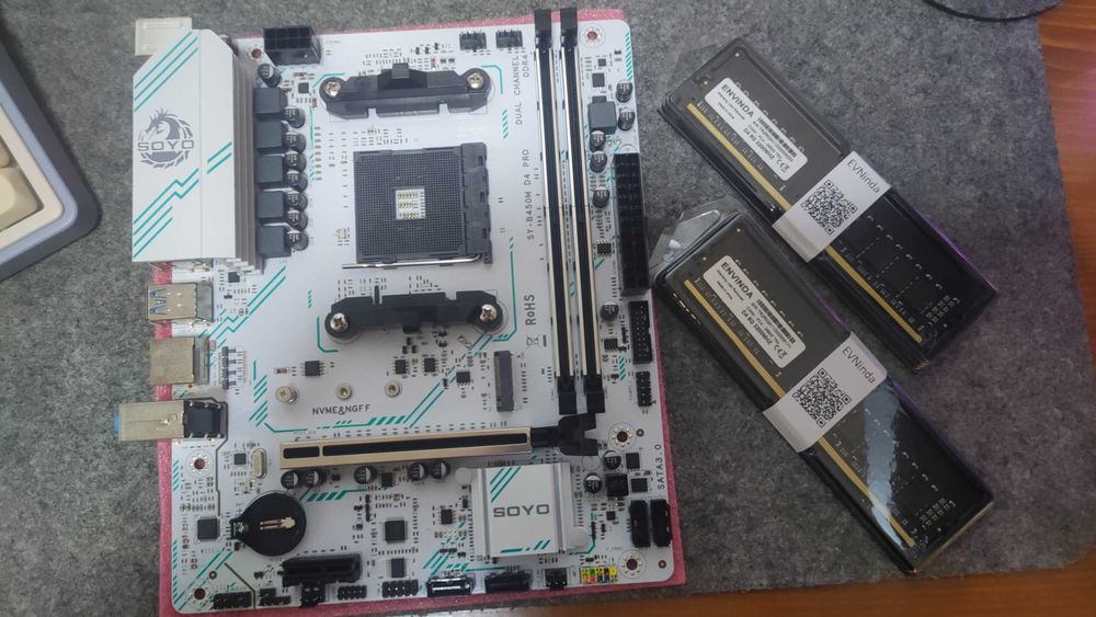 Комплект материнська плата SOYO B450M D4 Pro Socket AM4 + 16Gb DDR4!