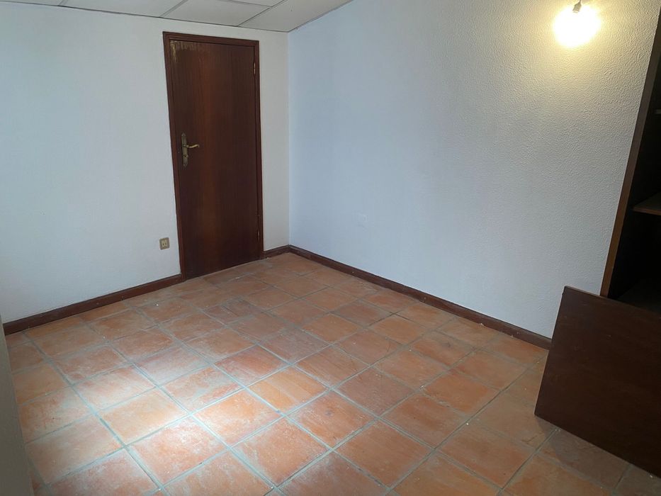 Executo trabalho de pintura