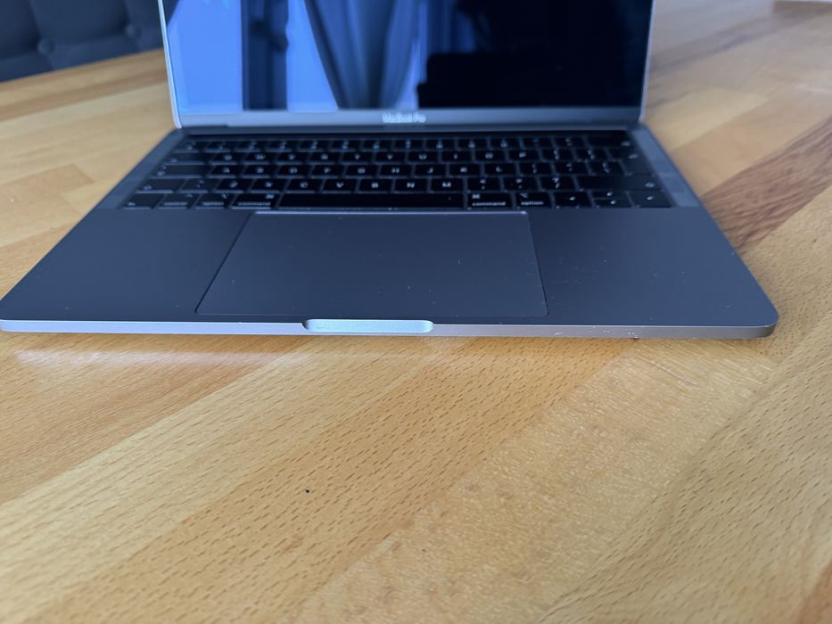 MacBook Pro 13” I5 8GB 128GB A2159