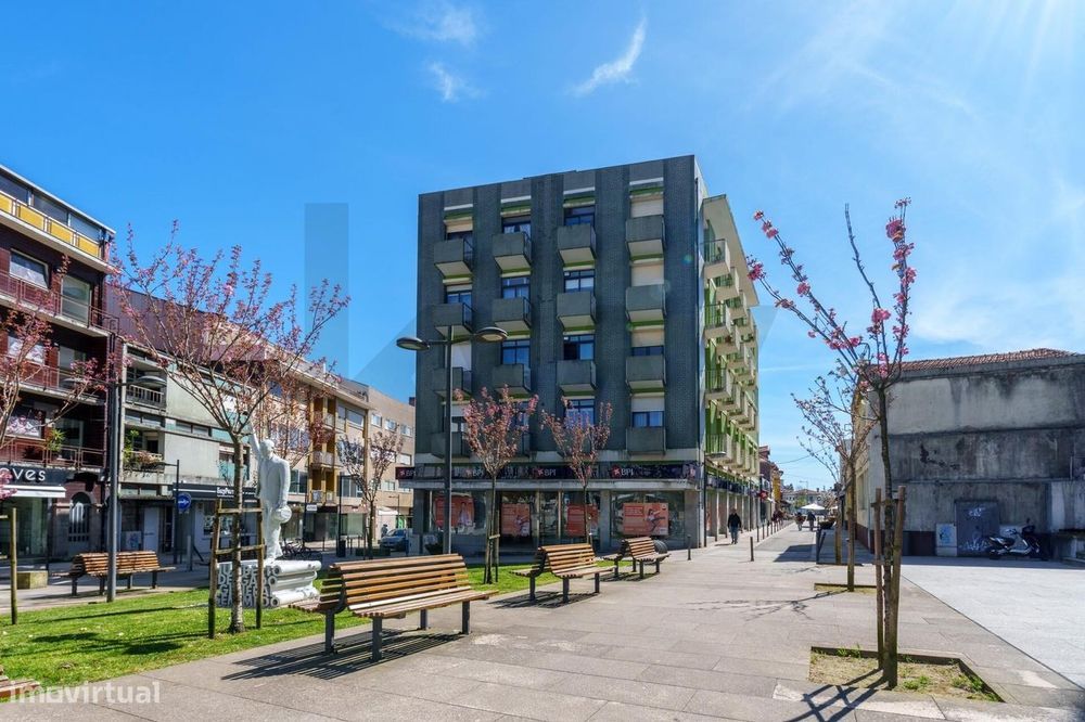 Apartamento T3 Praça Luís Ribeiro - S. João da Madeira — S. João Da Madeira, Aveiro