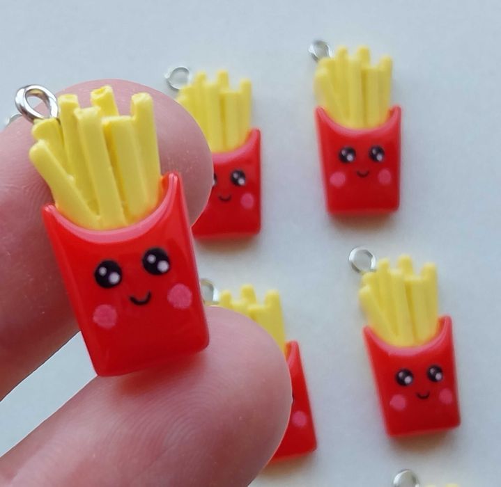 Підвіски у вигляді їжи: кекси, креветки, морозиво, нутела та інші