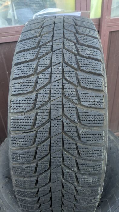 Шини вживані зимові Triangle 235/70 R16