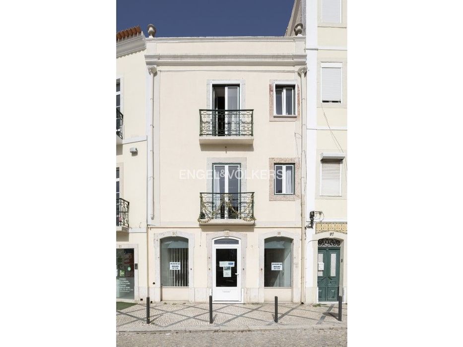 Prédio em Propriedade Total no Centro Histórico de Setúbal