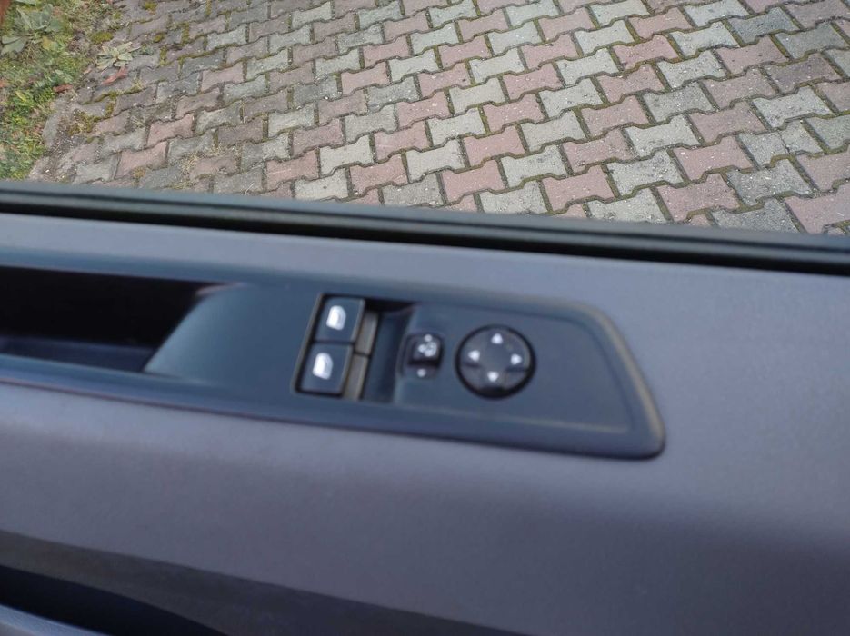 samochód dostawczy Opel Vivaro