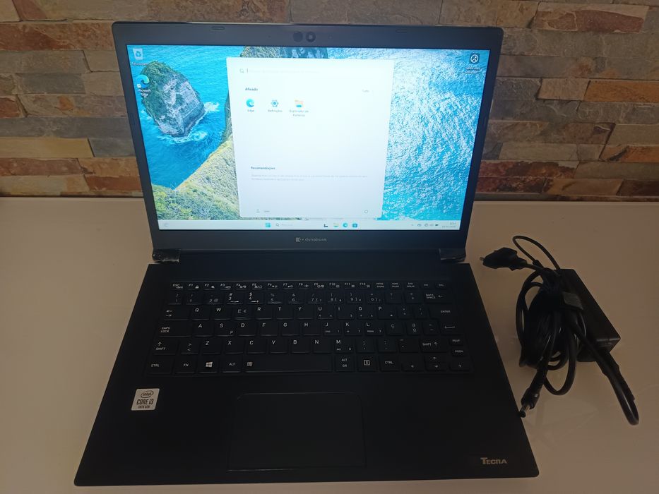 Toshiba Dynabook / i3-10110U  / 16GB RAM / NVMe 256GB