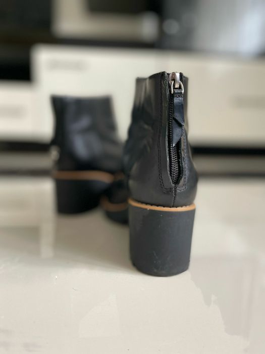 Жіночі шкіряні ботінки 37розміру