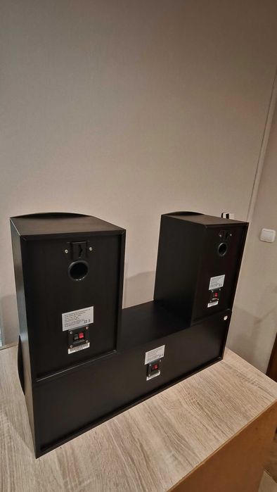 Kino Domowe Amplituner Pioneer VSX-420 / Głośniki AKIRA 5.1