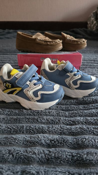 Нові лофери на хлопчика та кросівки