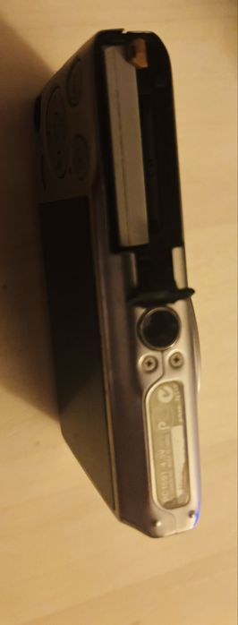 Canon IXUS 220HS