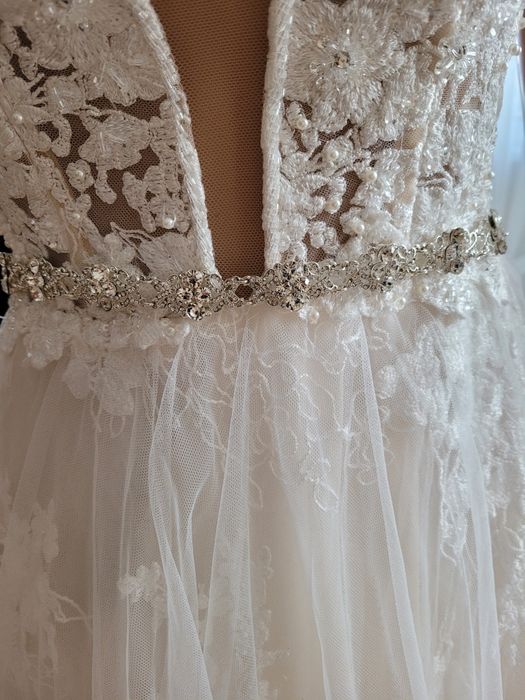 Suknia ślubna sukienka odkryte plecy głęboki dekolt tren