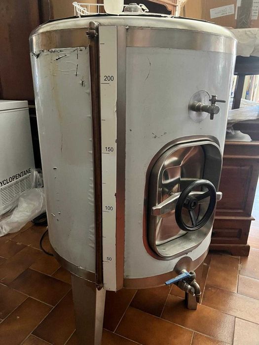 Cuba em INOX  para armazenar vinho 250 LITROS