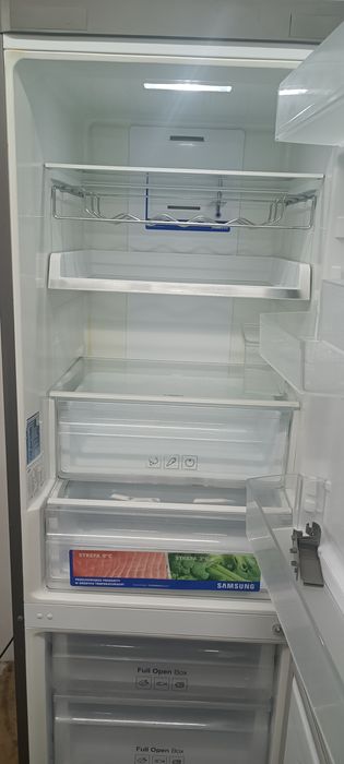 Lodówka Samsung 185cm Pełny No Frost Srebrna LED